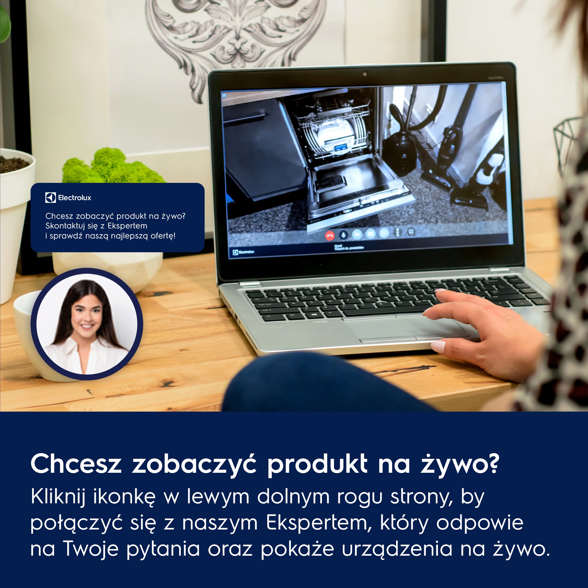 Grafika przedstawiająca kobietę siedzącą przy biurku, która rozmawia z ekspertem Electrolux i ogląda sprzęt na żywo na laptopie